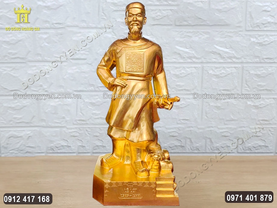 To&agrave;n bộ bề mặt thếp v&agrave;ng 9999 sang trọng